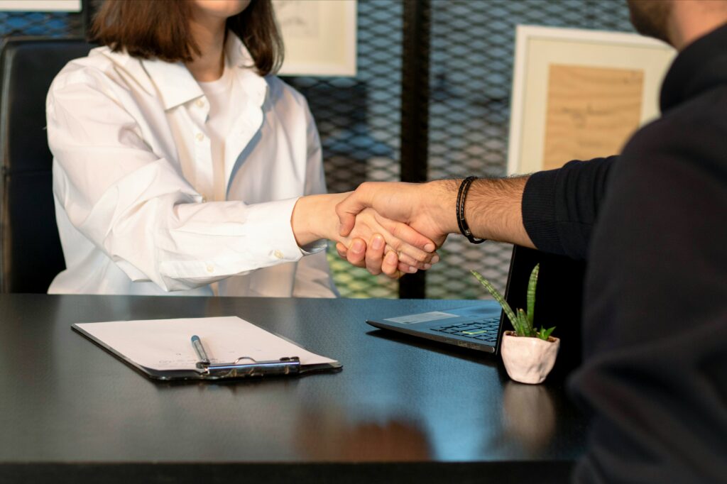Professionnel en environnement moderne